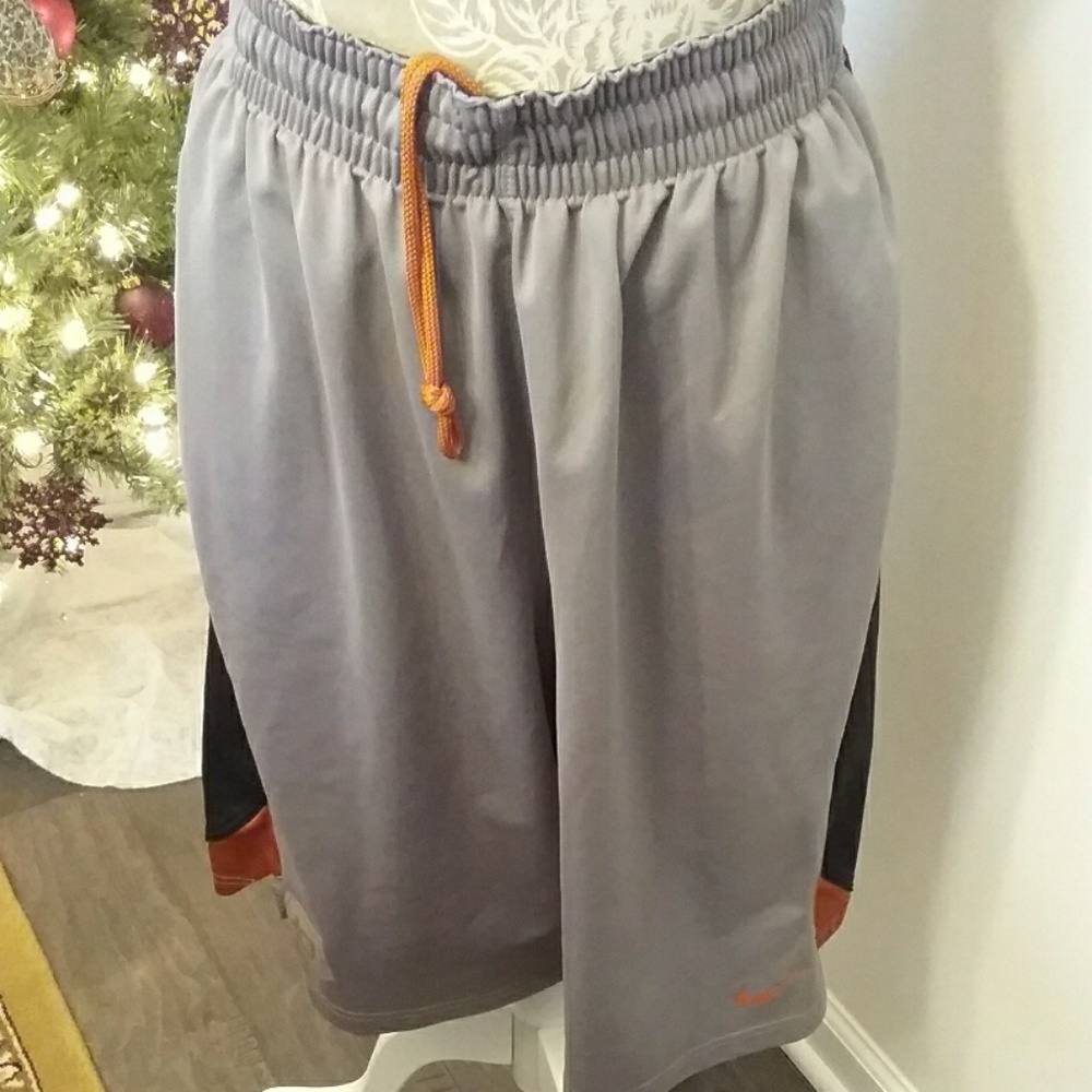 NIKE Basketball Short